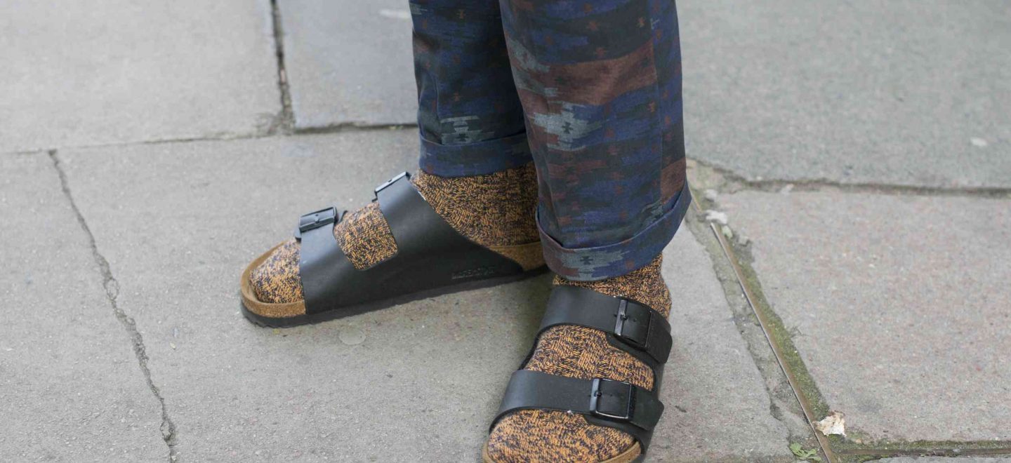 Auch die Kombination von Birkenstocks mit Socken ist en vogue. Foto: Getty Images