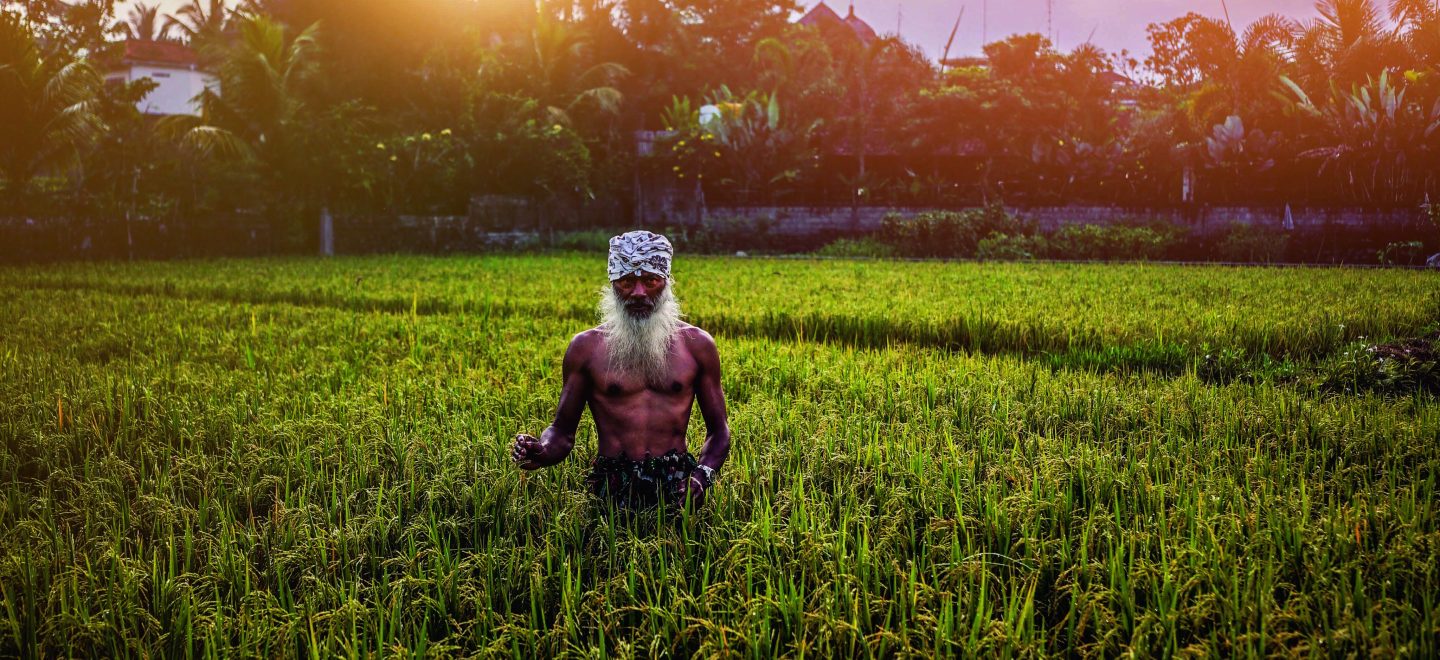 Wegbereiter: Ketut Arsana unterrichtet seit den 1980ern Yogis aus aller Welt – und bleibt dabei selbst sichtlich fit. Foto: Dave Meinert