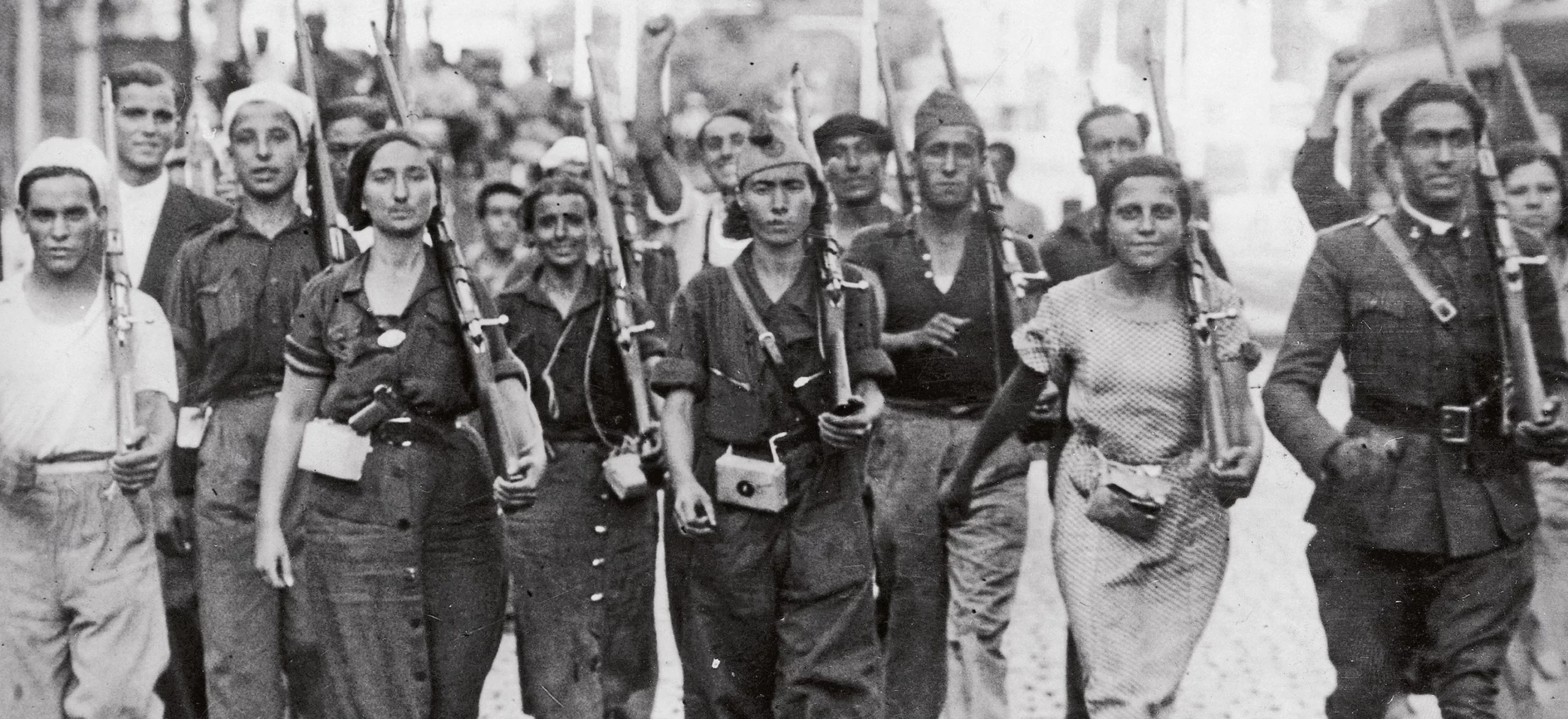 Schwarz-Weiß-Foto von republikanisch Kämpfenden im Spanischen Bürgerkrieg. Foto: Photo12/Universal Images Group/Getty Images